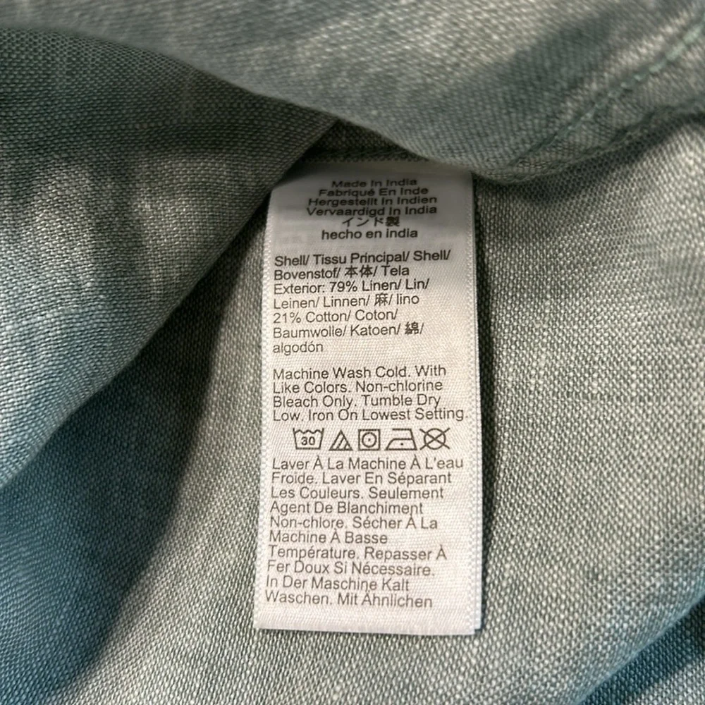 J. Crew Men's Light Green Casual Button Down Shirt. Linen blend.